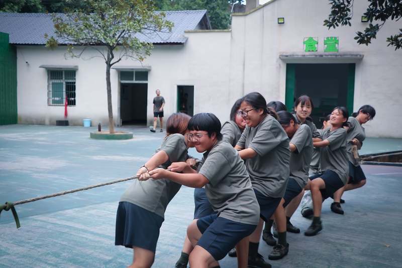 启德周末活动日，孩子们尽情挥洒汗水