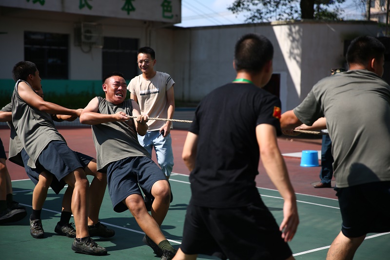 启德周末活动日，孩子们尽情挥洒汗水