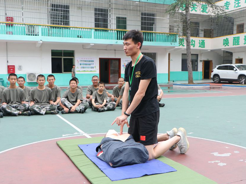 正苗启德特训学校开展急救课程