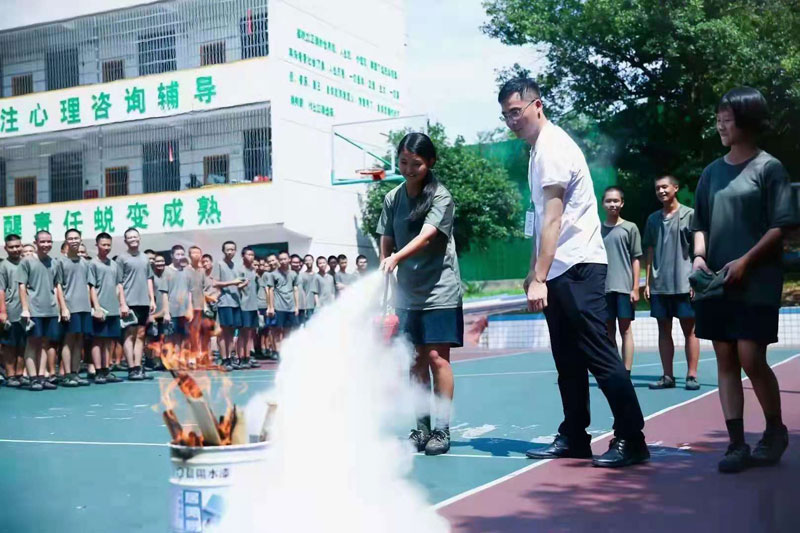 启德全封闭特训学校消防演练课程