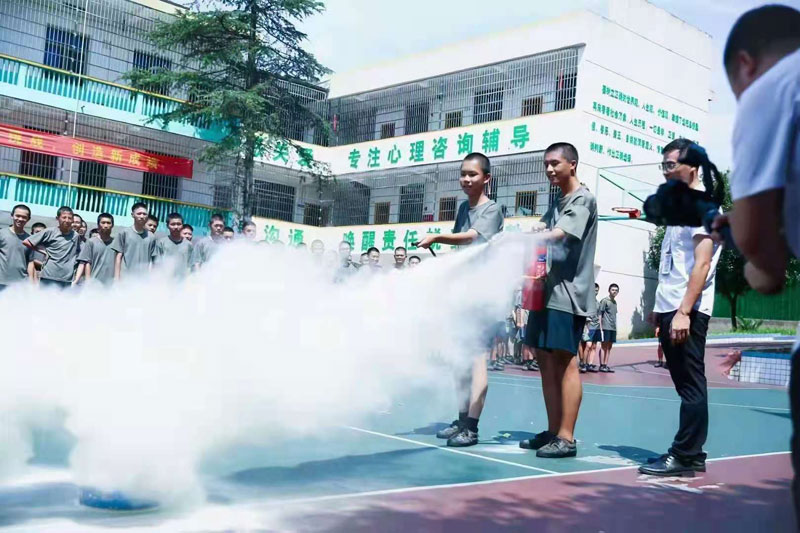 启德全封闭特训学校消防演练课程