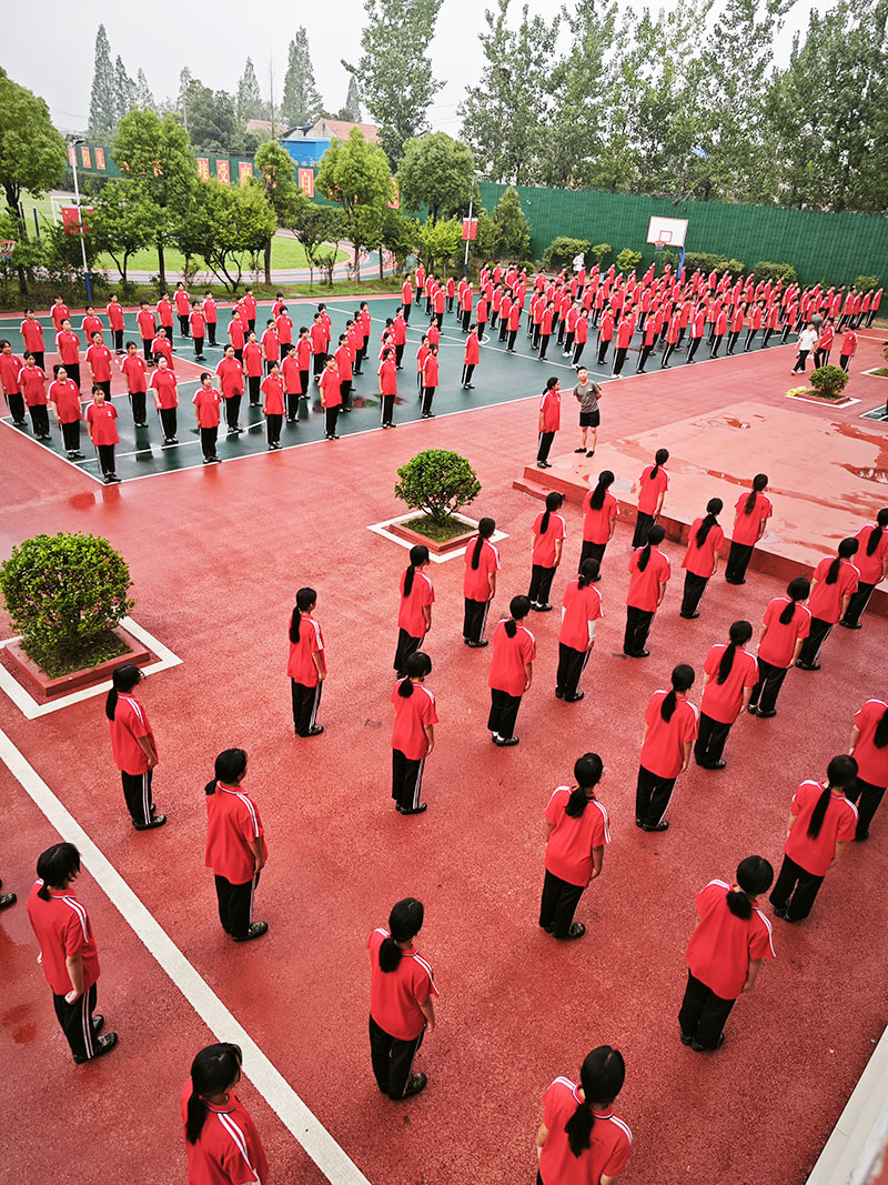 高中女孩早恋，学校和家庭如何形成教育合力？